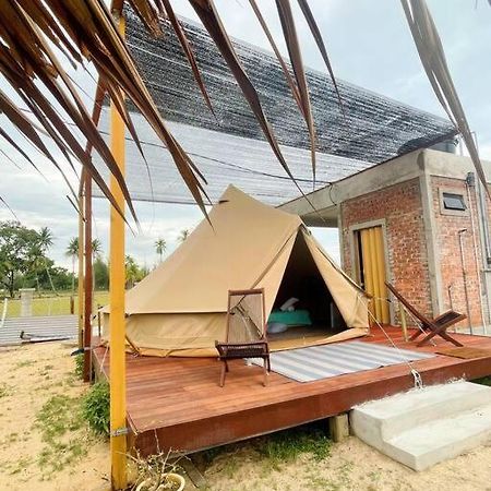Rembulan Escape Bell Tent 1 カンポン・ペナリック エクステリア 写真