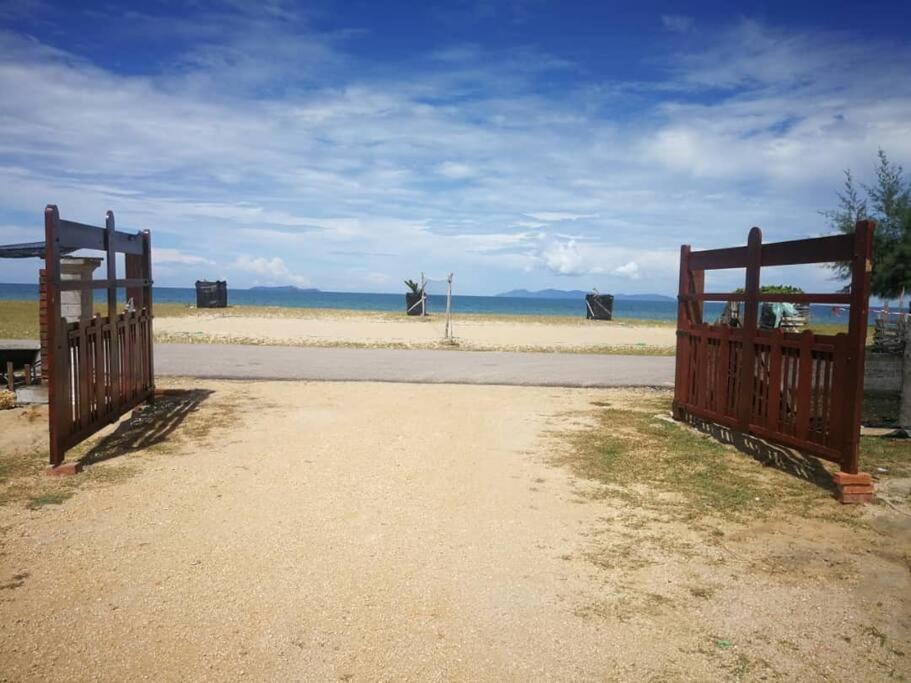 Rembulan Escape Bell Tent 1 カンポン・ペナリック エクステリア 写真