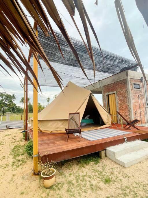 Rembulan Escape Bell Tent 1 カンポン・ペナリック エクステリア 写真